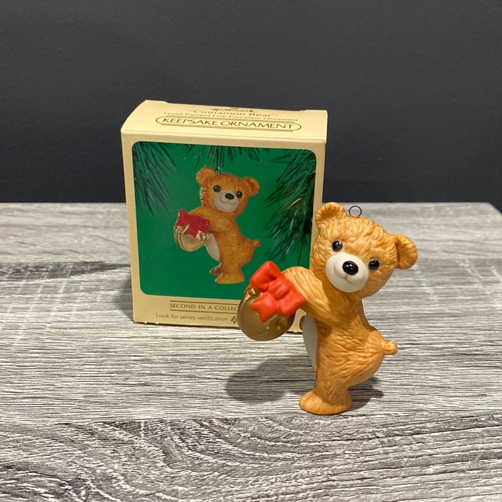 Hallmark | Cinnamon Bear (1984) - Porcelain Keepsake Ornament